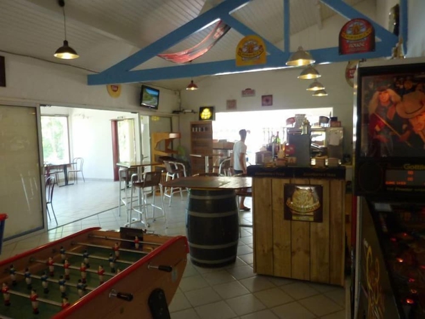 Imagen de los interiores del Hotel Camping les Bo-Bains. Foto 14