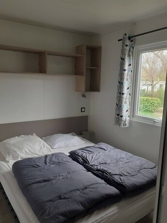 Imagen de la habitación del Hotel Camping les Lavandes. Foto 11