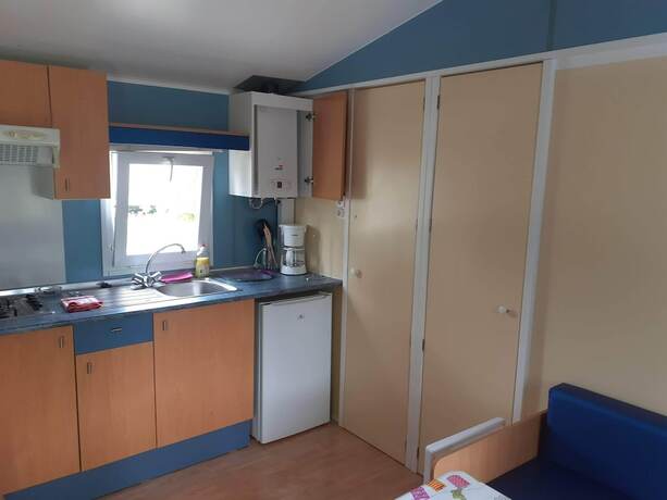 Imagen de la habitación del Hotel Camping les Lavandes. Foto 17