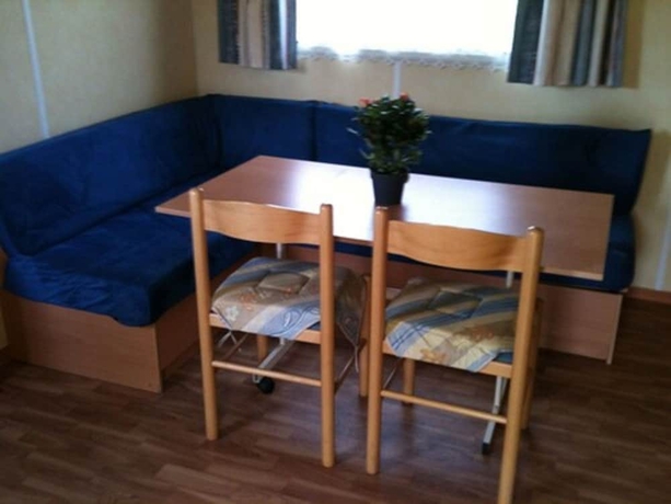 Imagen de la habitación del Hotel Camping les &eacute;toiles. Foto 7
