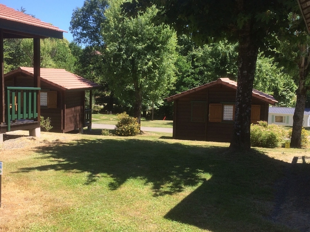 Imagen de los exteriores del Hotel Camping les &eacute;toiles. Foto 13