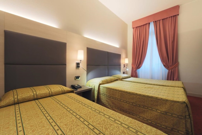 Imagen de la habitación del Hotel Campion. Foto 9