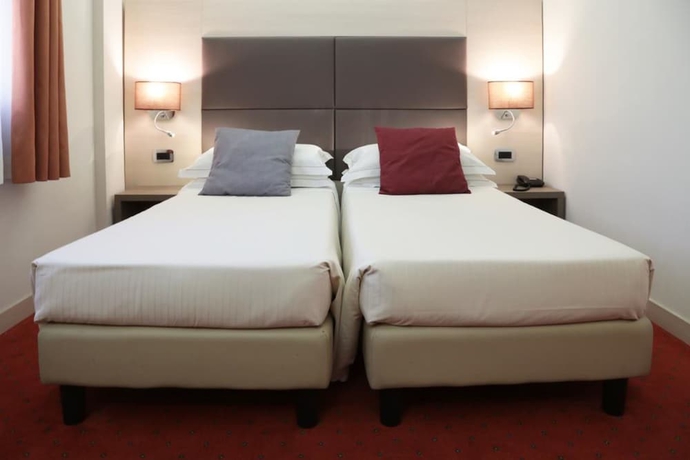 Imagen de la habitación del Hotel Campion. Foto 11