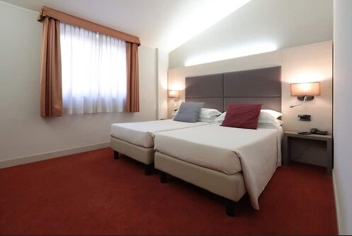 Imagen de la habitación del Hotel Campion. Foto 12