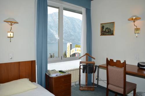 Imagen de la habitación del Hotel Campione. Foto 10