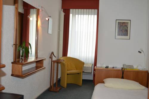 Imagen de la habitación del Hotel Campione. Foto 13