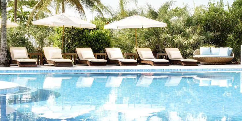 Imagen de la piscina del Hotel Campo Bahia Villas Spa. Foto 12