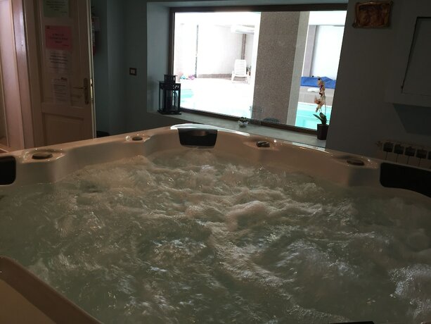 Imagen de la piscina del Hotel Campo Felice. Foto 19