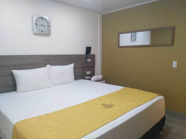 Imagen de la habitación del Hotel Campo Real. Foto 7