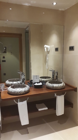 Imagen de la habitación del Hotel Campoamor, Oviedo. Foto 3