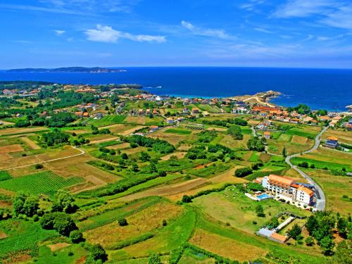 Imagen de los exteriores del Hotel Campomar, Lanzada. Foto 9