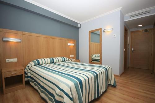 Imagen de la habitación del Hotel Campomar, Lanzada. Foto 7