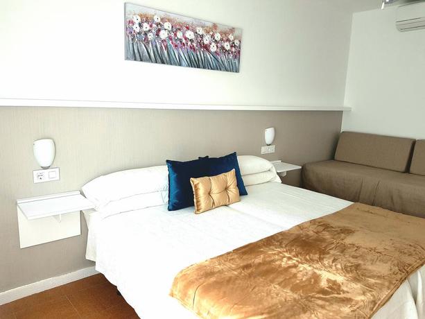 Imagen de la habitación del Hotel Campomar Playa. Foto 4