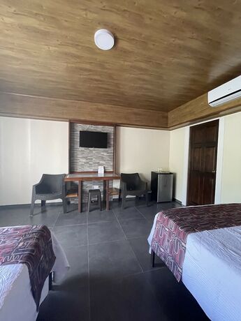 Imagen de la habitación del Hotel Campos Arenal. Foto 18