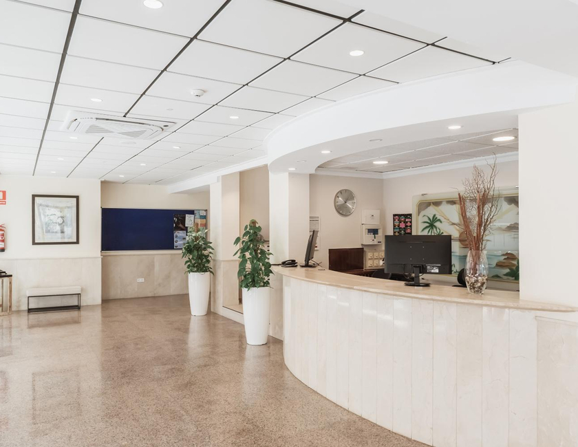 Imagen de los interiores del Hotel Camposol. Foto 20
