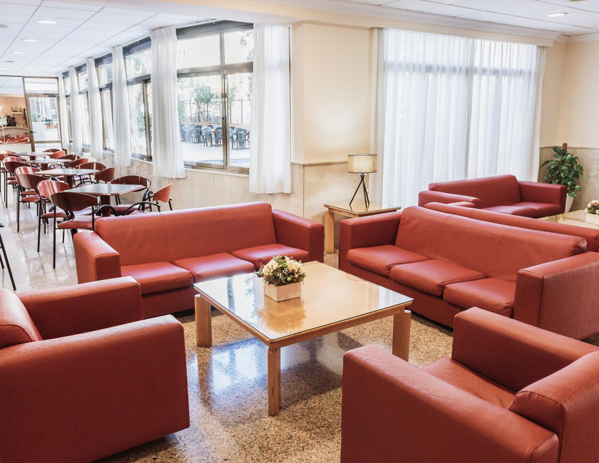 Imagen de los interiores del Hotel Camposol. Foto 23