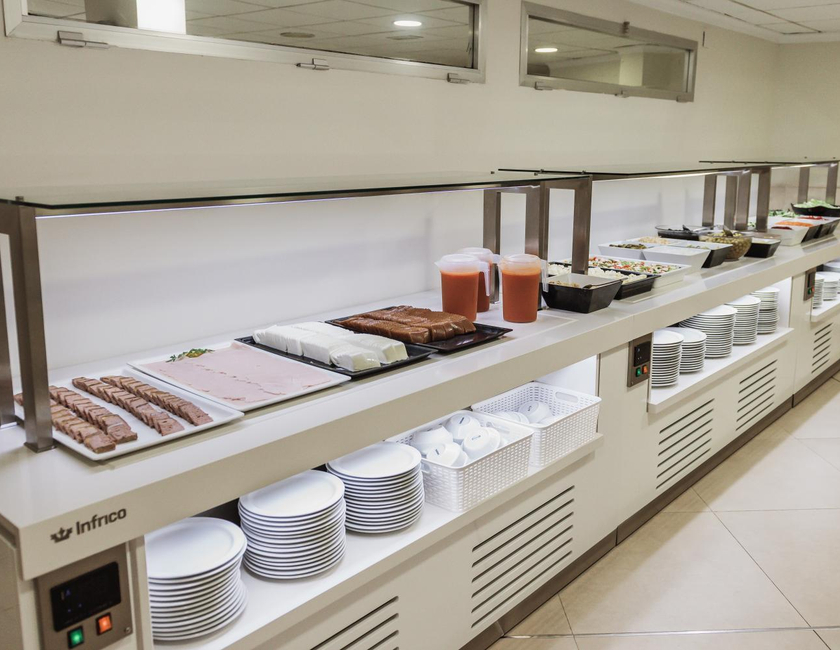 Imagen del bar/restaurante del Hotel Camposol. Foto 8