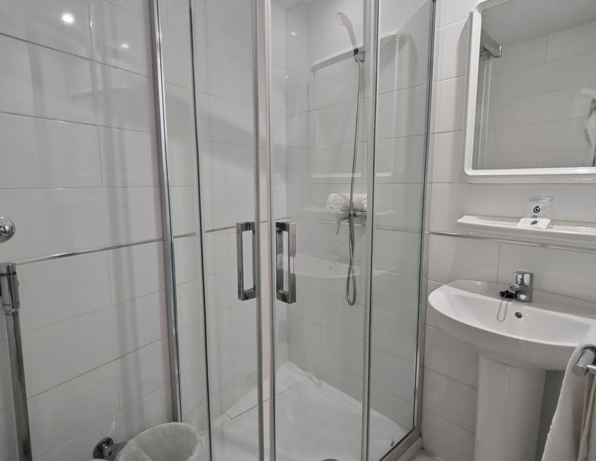 Imagen de la habitación del Hotel Camposol. Foto 16