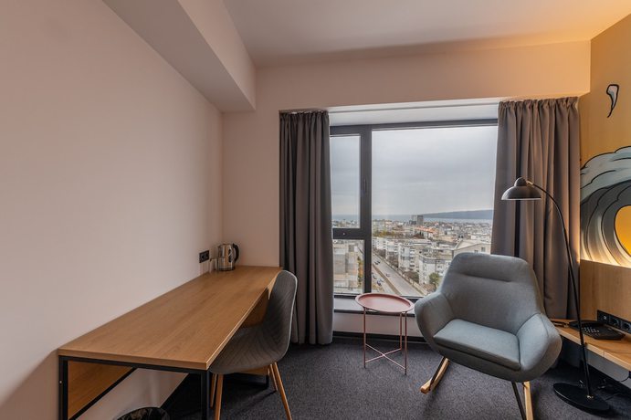 Imagen de la habitación del Hotel Campus 90. Foto 2