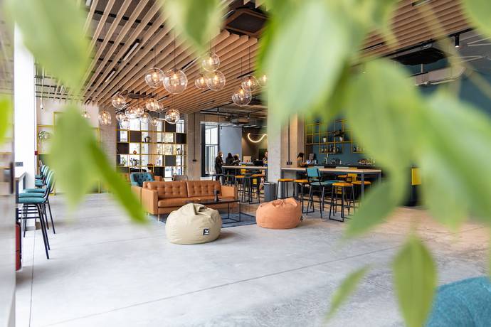 Imagen de los interiores del Hotel Campus 90. Foto 16