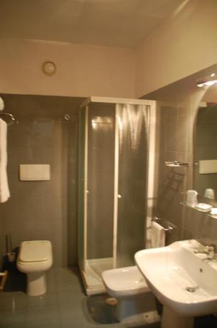 Imagen de la habitación del Hotel Campus, Bari. Foto 3