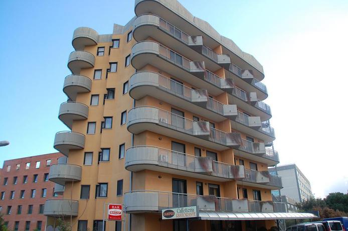 Imagen general del Hotel Campus, Bari. Foto 1