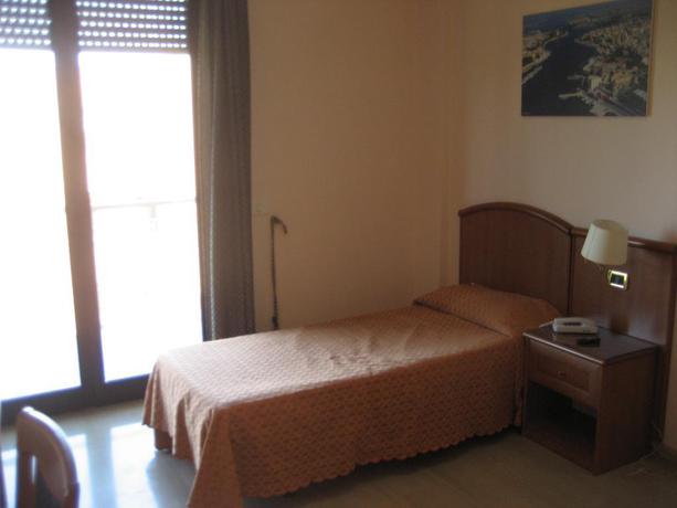 Imagen de la habitación del Hotel Campus, Bari. Foto 5