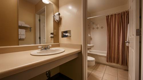 Imagen de la habitación del Hotel Campus Inn & Suites Eugene Downtown. Foto 6