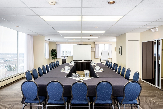 Imagen de los interiores del Hotel Campus Tower Suite. Foto 11