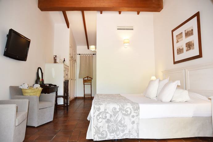 Imagen de la habitación del Hotel Can Arabi. Foto 6