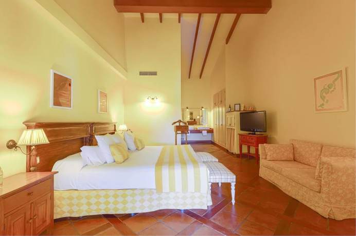 Imagen de la habitación del Hotel Can Arabi. Foto 10