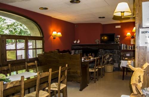 Imagen de la piscina del Hotel Can Blanc. Foto 16