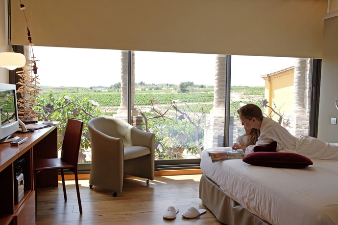 Imagen de la habitación del Hotel Can Bonastre Wine Resort, The Originals Relais (relais Du Silence). Foto 7
