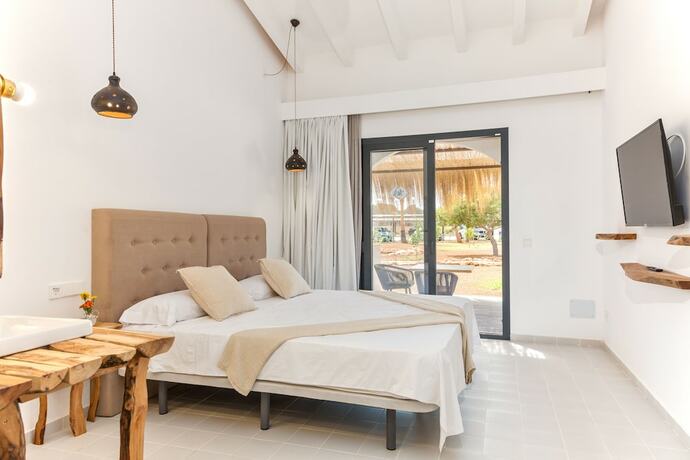 Imagen de la habitación del Hotel Can Canto de Marina Agroturismo. Foto 13