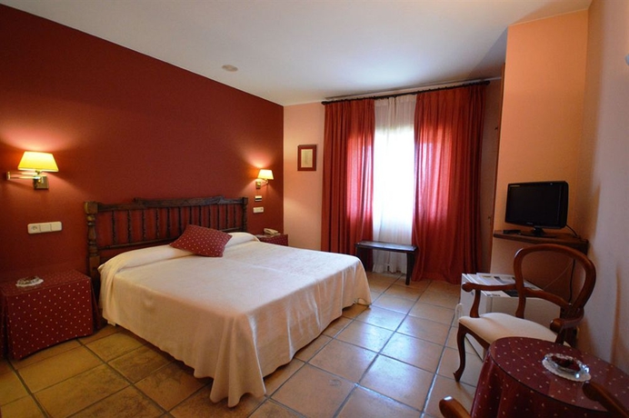 Imagen de la habitación del Hotel Can Ceret. Foto 9