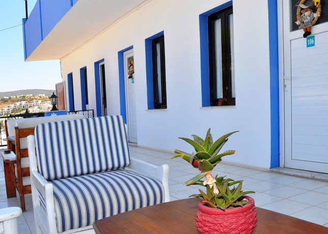 Imagen de los exteriores del Hotel Can. Foto 9