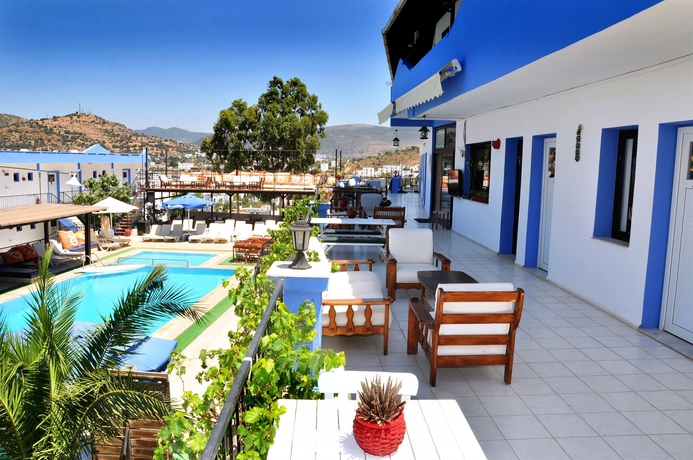 Imagen de los exteriores del Hotel Can. Foto 10