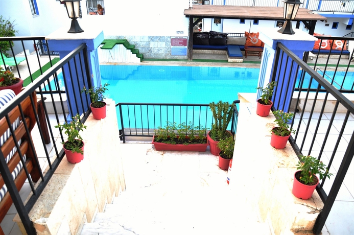 Imagen de los exteriores del Hotel Can. Foto 11