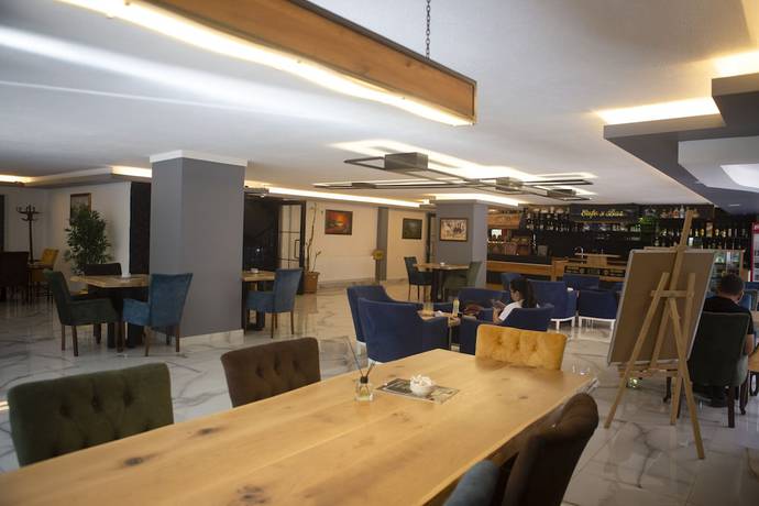 Imagen del bar/restaurante del Hotel Can Grand Hotel. Foto 2