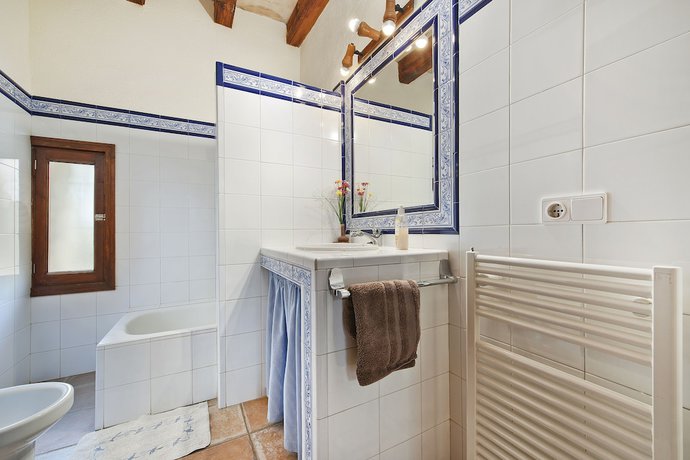 Imagen de la habitación del Hotel Can Guillo. Foto 5