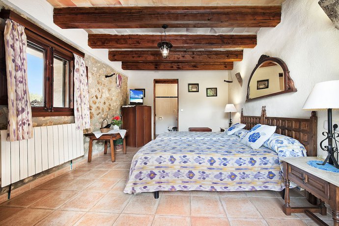Imagen de la habitación del Hotel Can Guillo. Foto 7