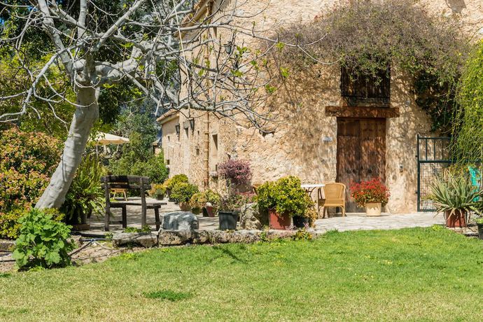 Imagen de los exteriores del Hotel Can Guillo. Foto 16
