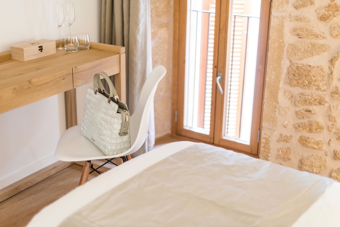 Imagen de la habitación del Hotel Can Mostatxins. Foto 15