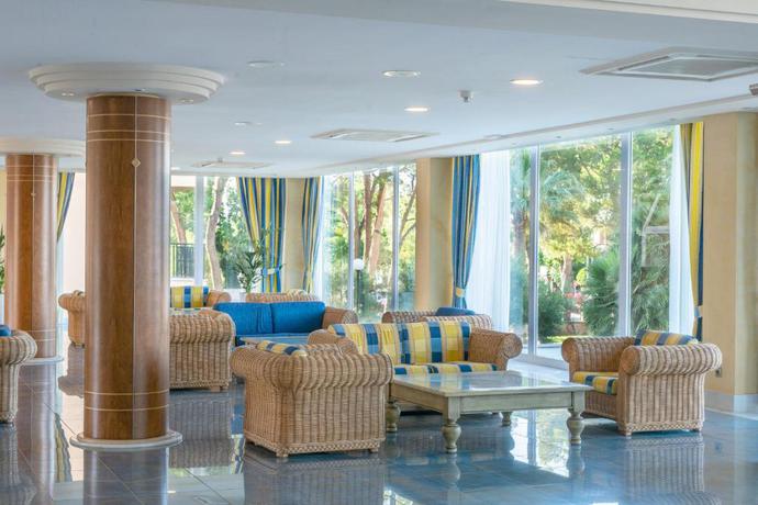 Imagen de los interiores del Hotel Can Picafort Palace. Foto 14