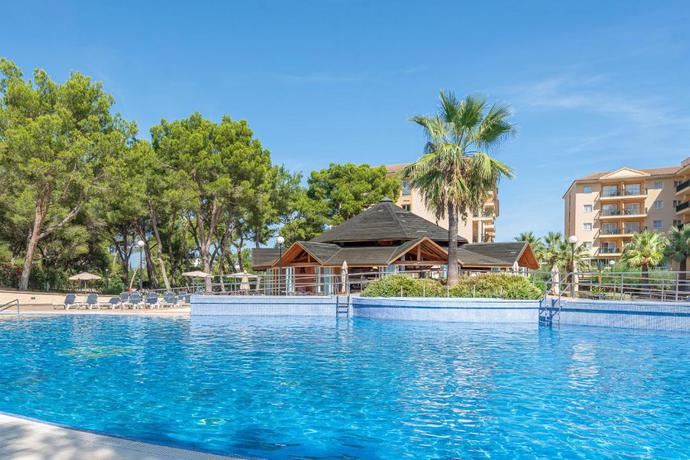 Imagen de la piscina del Hotel Can Picafort Palace. Foto 17