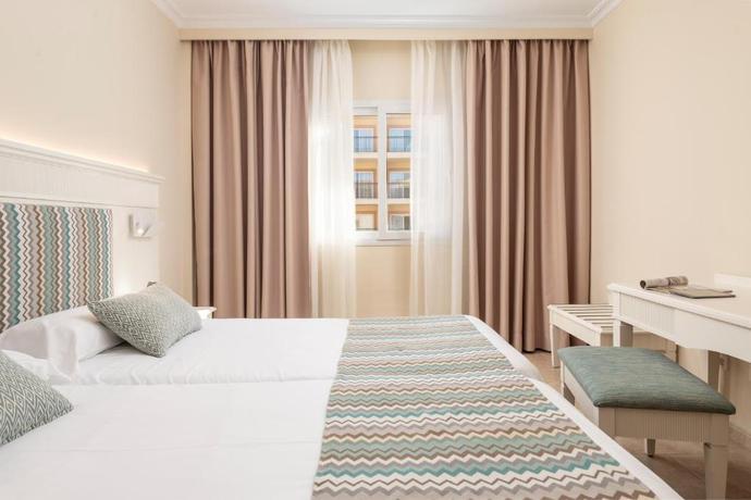 Imagen de la habitación del Hotel Can Picafort Palace. Foto 3