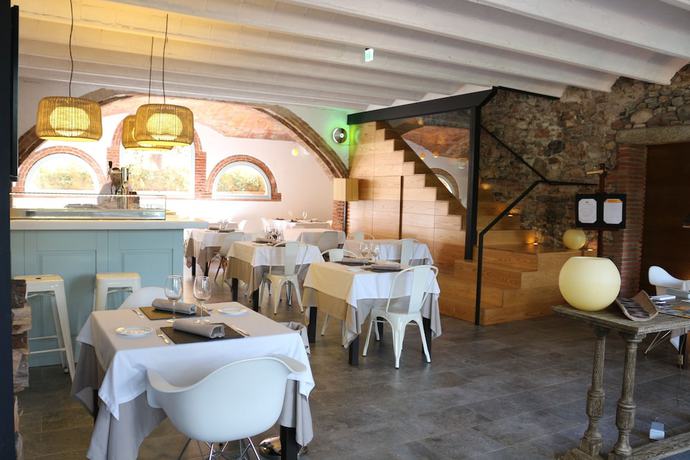 Imagen del bar/restaurante del Hotel Can Ribalta. Foto 2