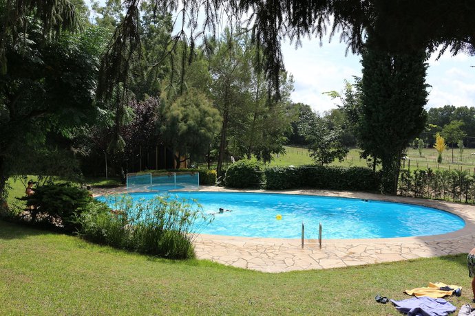 Imagen de la piscina del Hotel Can Ribalta. Foto 20