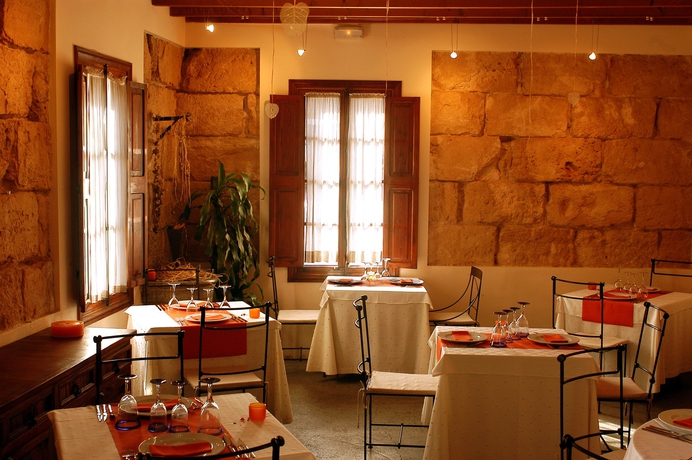 Imagen del bar/restaurante del Hotel Ca'n Riera. Foto 2