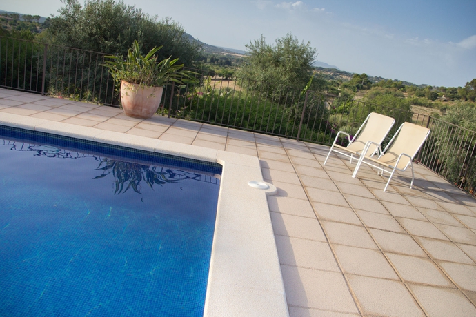 Imagen de la piscina del Hotel Ca'n Riera. Foto 12